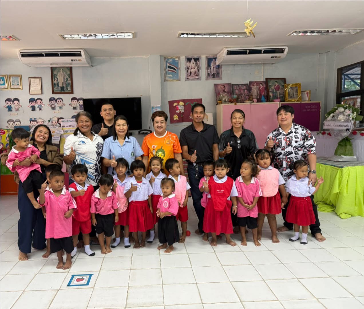 วันพุธ ที่ 22 กรกฎาคม 2569  รพ.สต.บ้านพันลำ  ลงพื้นที่ตรวจสุขภาพเด็กที่ศูนย์พัฒนาเด็กเล็กวัดบ้านเทิน สังกัดองค์การบริหารส่วนตำบลบัวน้อย  ซึ่งเป็นไปตามบทบาทหน้าที่ในการให้บริการสาธารณสุข เช่น การคัดกรองพัฒนาการ การตรวจสุขภาพช่องปาก การประเมินภาวะโภชนาการ และการเฝ้าระวังโรคระบาด